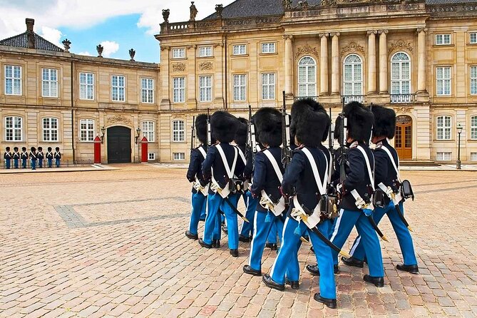 2-Hour Walking Introduction to Copenhagen and its Main Sights - Where you meet and how the walk runs
