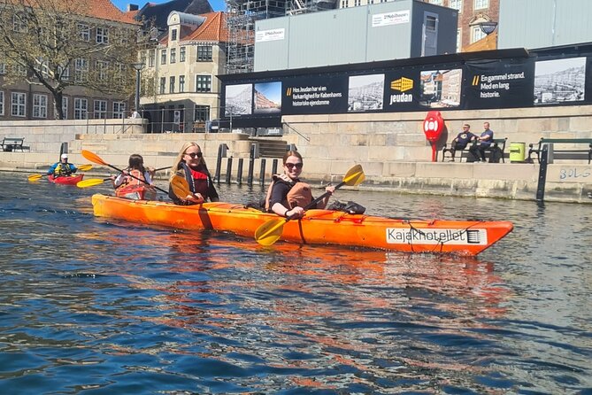 2 Hours Guided Kayak Tour in Copenhagen Harbor - Returning under the bike-and-walk bridge: finishing strong at Kalvebod Bølge