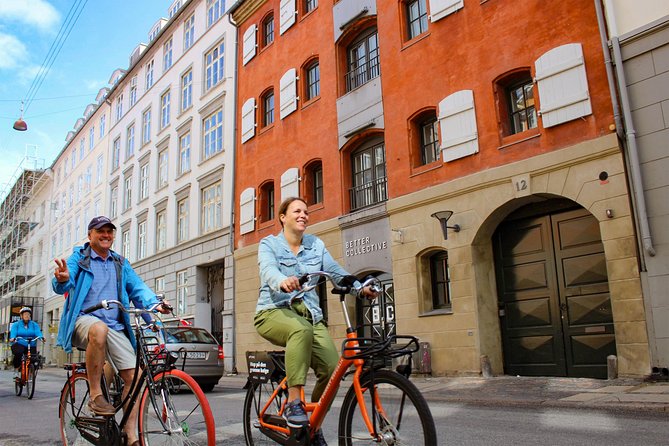3-hour Culinary Bike Tour in English - Stop 1: Højbro Plads hot dog, right where Copenhagen roots begin