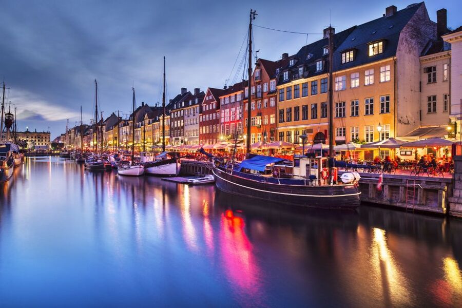 3-Hour Private Copenhagen Walking Tour - Amalienborg and Marmorkirken: royal Denmark with better sightlines