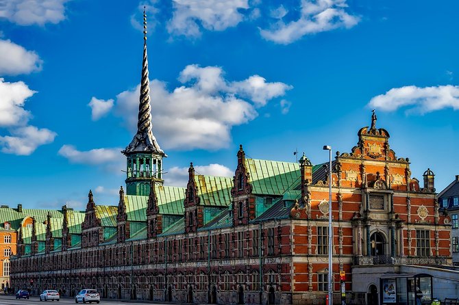 3h walking tour, small group max 10 people Copenhagen - Amagertorv: the central square with medieval roots