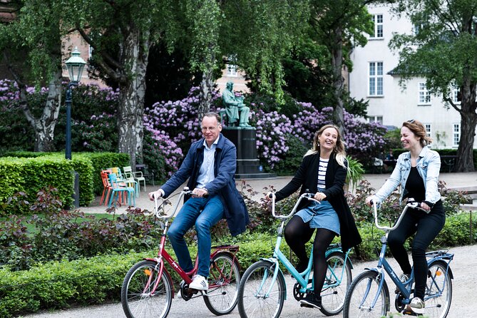 Bike Tour Copenhagen. Private Guide, Concierge Service, Small Grp - Marmorkirken and Amalienborg: marble church lines and royal square drama