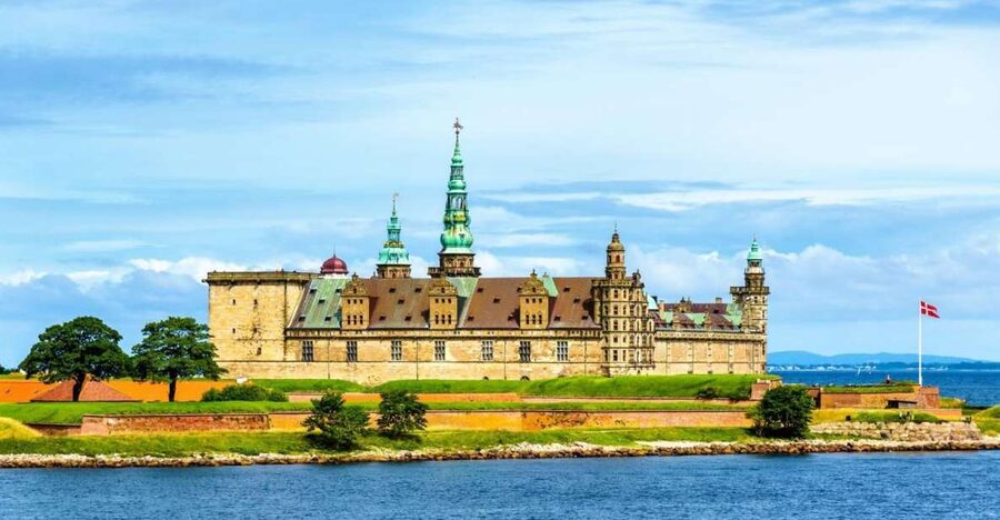 Castles of Kronborg and Frederiksborg from Copenhagen by Car - Practical tips that will make your day smoother