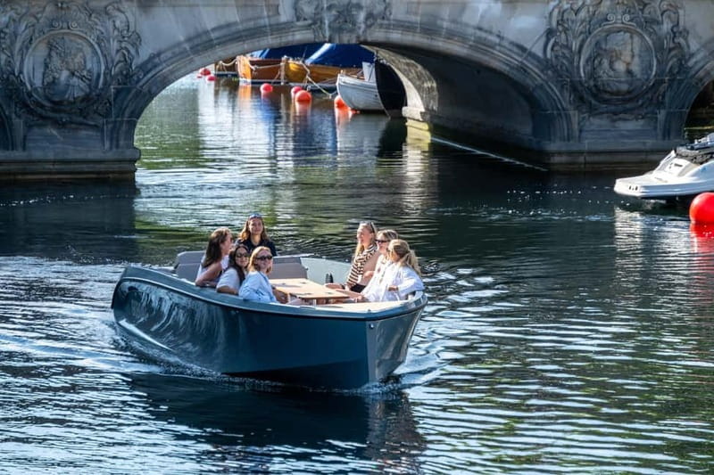 Copenhagen: 1 or 2-Hour Canal Tour in Silent Electric Boats - The shared-group vibe: nine seats, real conversation, not small-talk theater
