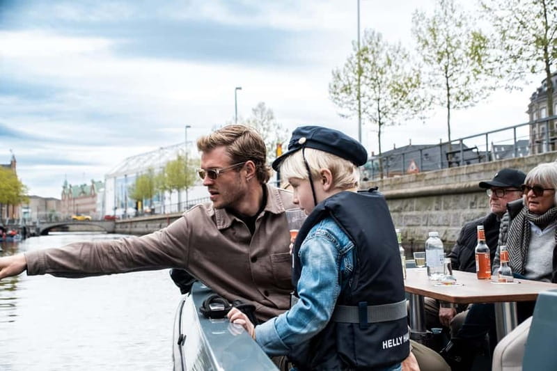 Copenhagen: 1 or 2-Hour Canal Tour in Silent Electric Boats - Covered comfort: heating pads, blankets, and the kind of warmth that works