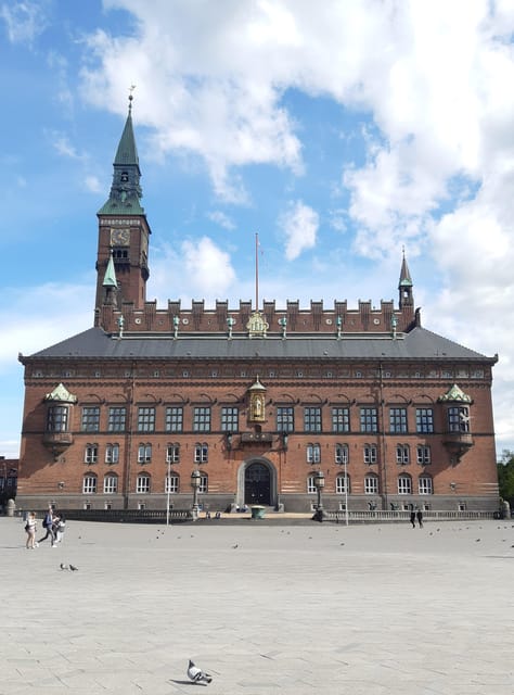 Copenhagen: 2,5-Hour 'Must See' Bike Tour with a Local Guide - Price and Value: What $71 Includes for a Short Highlight Ride