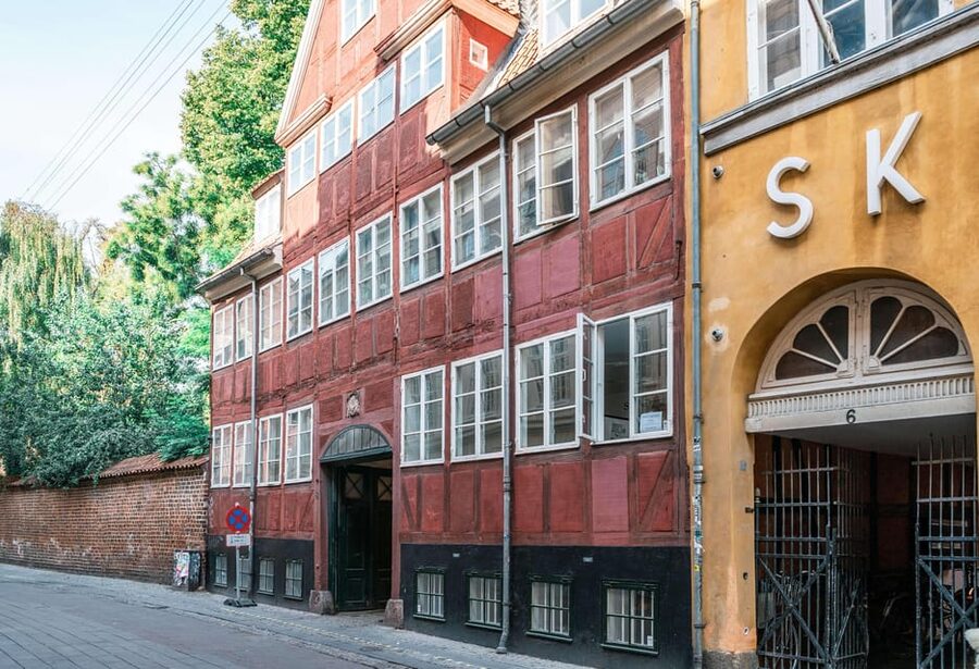 Copenhagen: 2-hour Old Town Private Walking Tour - Vor Frue Kirke (Church of Our Lady), a royal wedding stop you’ll remember
