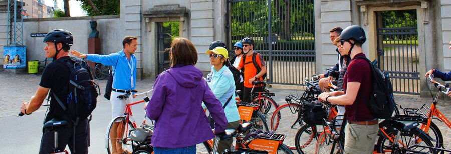 Copenhagen: 3-Hour City Highlights Bike Tour with Guide - Nyboder and the Little Mermaid, two icons with different energy