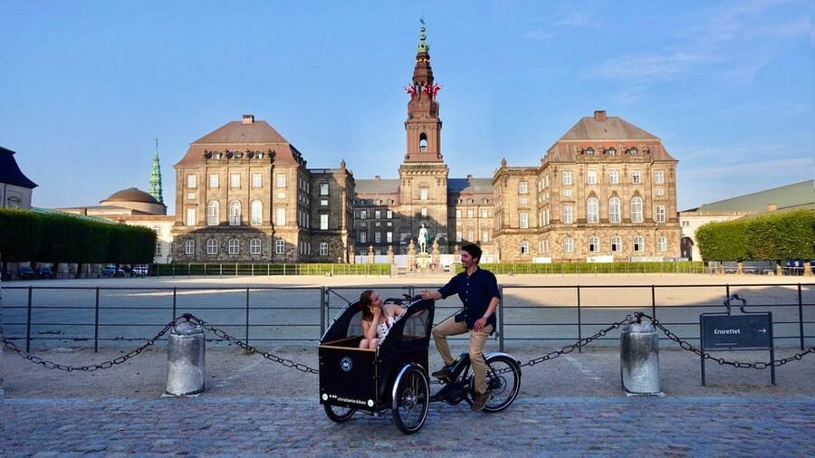 Copenhagen: 3 Hour Extended Grand E-Bike Guided Tour - Why the radio-guided e-bike beats solo sightseeing