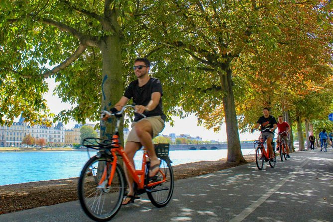 Copenhagen 3-hour Private Bike Tour - Amalienborg Palace Museum, then back to Holbergsgade 12
