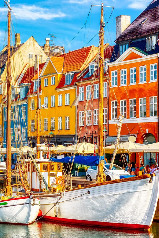 Copenhagen: A guided walk for first-timers in the city - Headsets, Small Groups, and the Comfort of Asking Questions