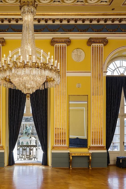 Copenhagen: Amalienborg Palace Museum Entry Ticket - Key moments to look for
