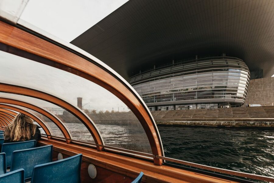 Copenhagen: Canal Cruise with Guide - Little Mermaid, Langelinie: the photo moment with context