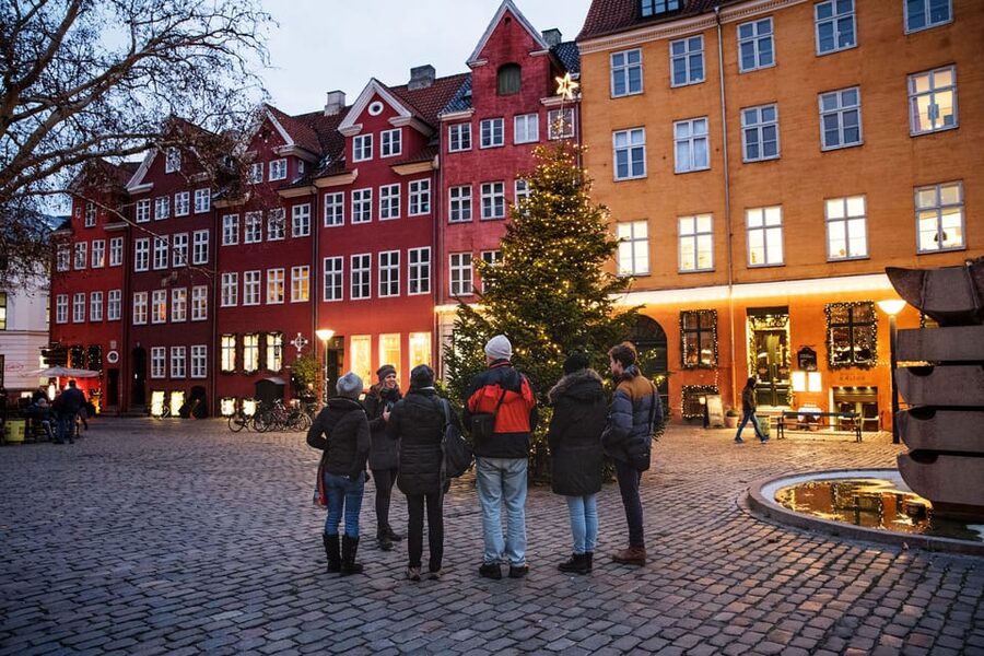 Copenhagen: Christmas Walking Tour with Treats and Drinks - Weather, Clothing, And Small Planning That Saves You Later