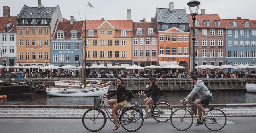 Copenhagen: Express Walk with a Local in 60 minutes - Meeting at Copenhagen City Hall: getting oriented fast