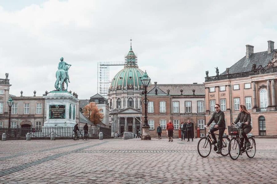 Copenhagen: Guided Bike Tour in French - Bring your own bike: the biggest practical decision