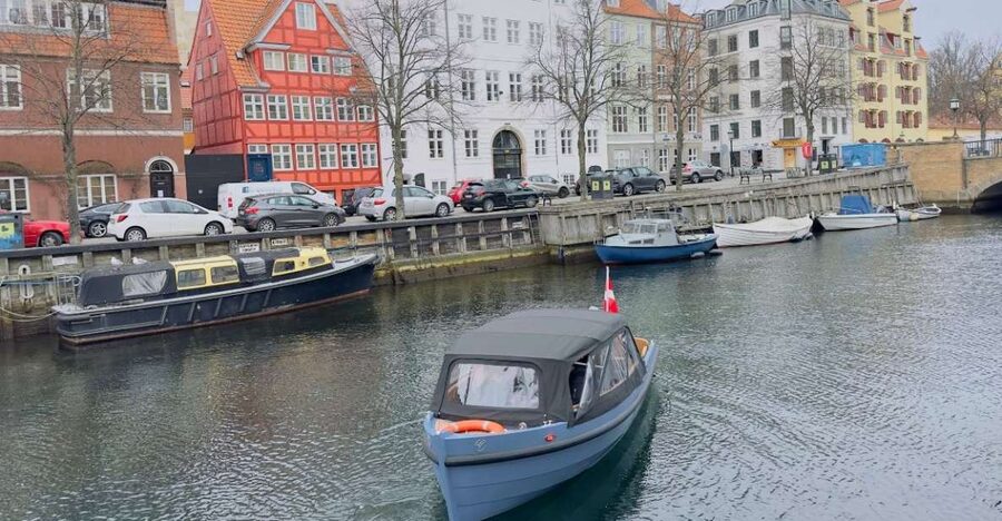 Copenhagen: Guided Canal Tour by Electric Boat - The Guided Route: Old Harbor Atmosphere and Harborfront Architecture