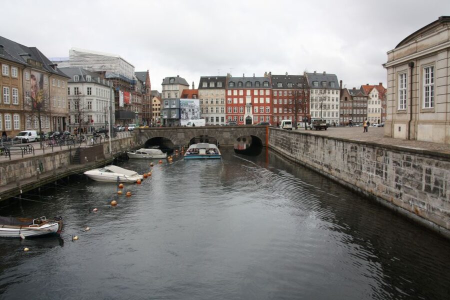 Copenhagen: Highlights & Hygge Guided Walking Tour w/ Lunch - 10 km of slow pace, with breaks that keep it enjoyable