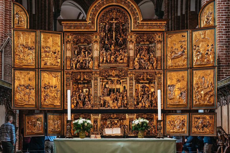 Copenhagen: Kronborg, Frederiksborg Castle and Roskilde Tour - Viking Ship Museum Models, Ship Finds, and West Atlantic Origins