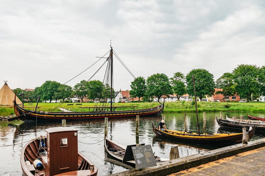 Copenhagen: Kronborg, Frederiksborg Castle and Roskilde Tour - Lunch Break and How to Use the Time Well