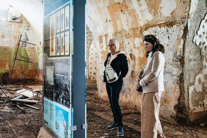 Copenhagen: Old Canals and Hidden Gems Social Boat Tour - Trekroner fortress: the short stop that gives context