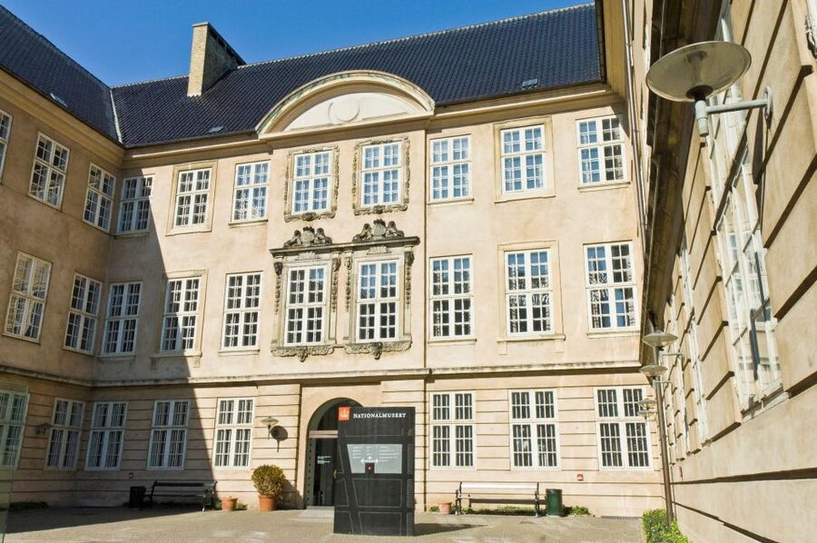 Copenhagen: Old Town and Nyhavn Private Family Tour - Who should book this family tour and who might prefer something else