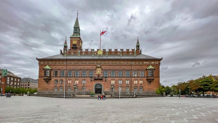 Copenhagen: Old Town and Nyhavn Private Family Tour - The 3-hour option: National Museum Children’s Museum play inside Danish culture
