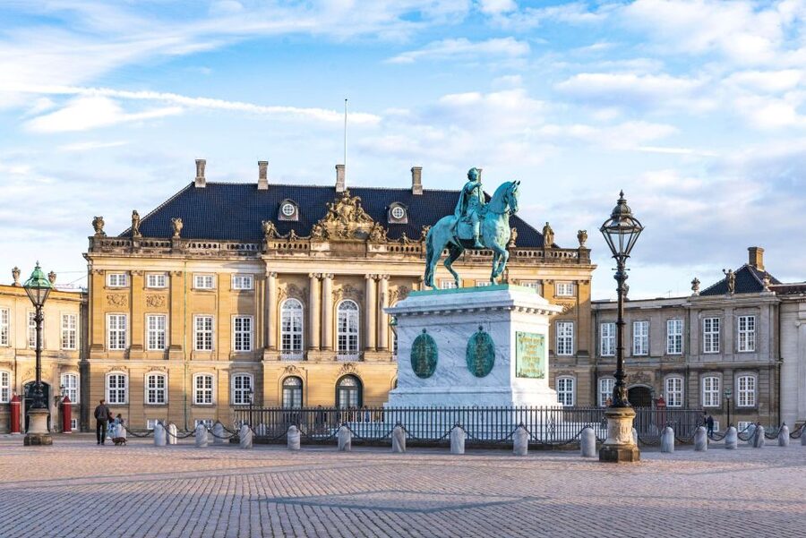 Copenhagen: Old Town and Nyhavn Private Family Tour - Optional 4-hour canal boat cruise: adding sights without adding stress