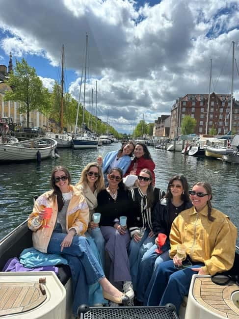 Copenhagen: Private Guided Boat Tour with City Highlights - Pick your route: 1-hour City Highlights, 3-hour Reffen and Mermaid, or 4-hour Fort combo