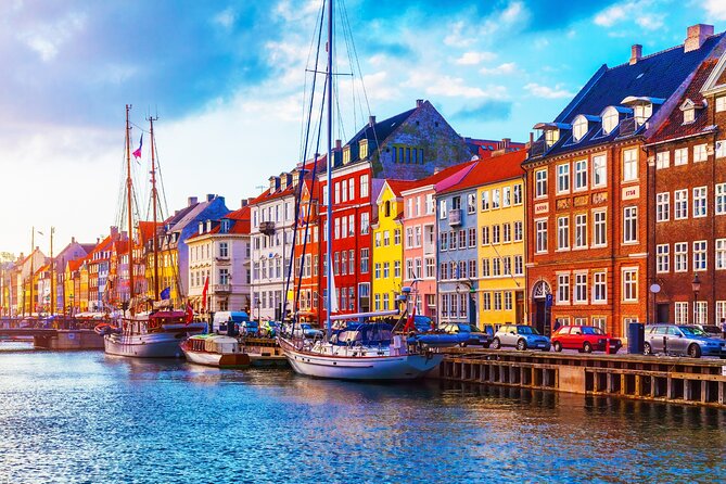 Copenhagen: Self Guided Scavenger Hunt and Tour - Starting at Copenhagen City Hall on Rådhuspladsen
