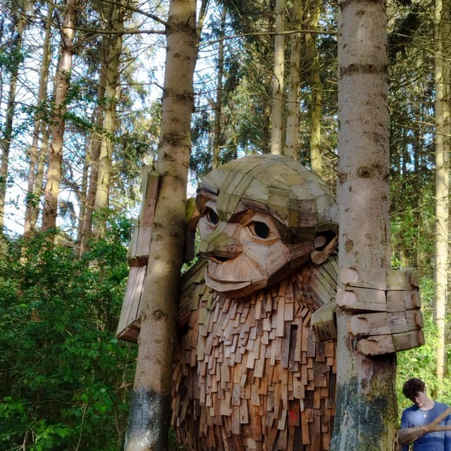 Copenhagen: Six Forgotten Giant Sculptures Tour by Bus - Stop 1: Sleeping Louis, a First Troll That Sets the Tone