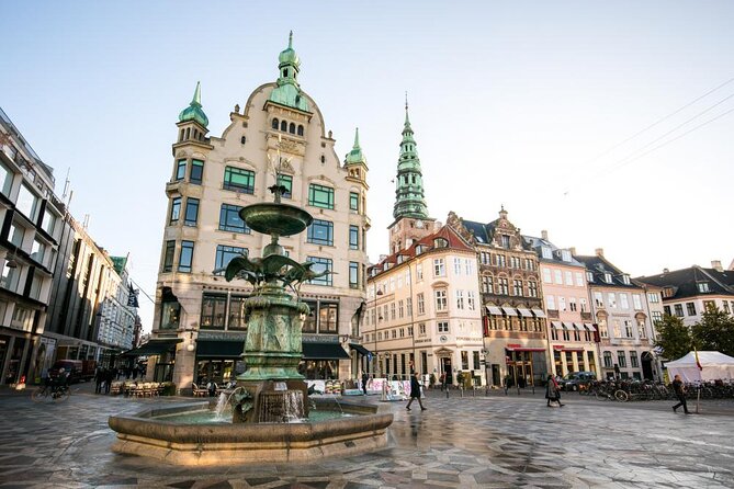 e-Scavenger hunt Copenhagen: Explore the city at your own pace - Round Tower and Amalienborg: two landmarks that make Copenhagen feel older and still royal