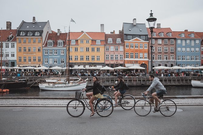 Explore Copenhagen in 60 minutes with a Local - A focused hour in Copenhagen, with context you can carry