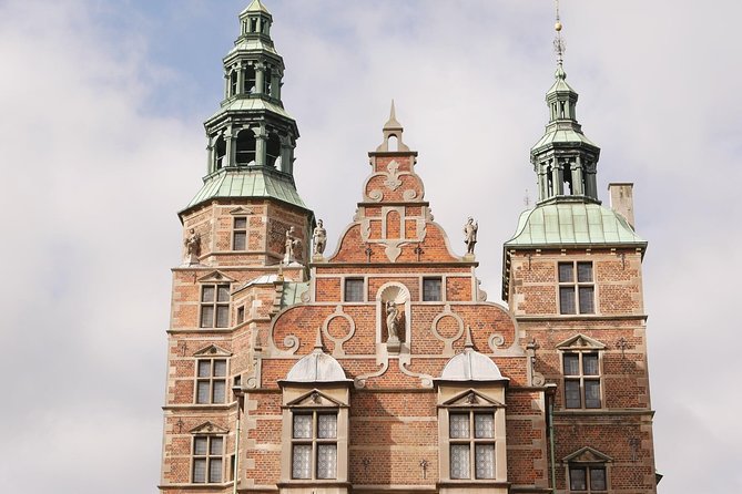 Explore Copenhagen’s Art and Culture with a Local - Getting Started at Stork Fountain, Amagertorv