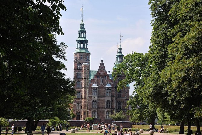 Explore Copenhagen: Self-Guided Audio Tour - The Round Tower ramp spiral and the 1657 library story