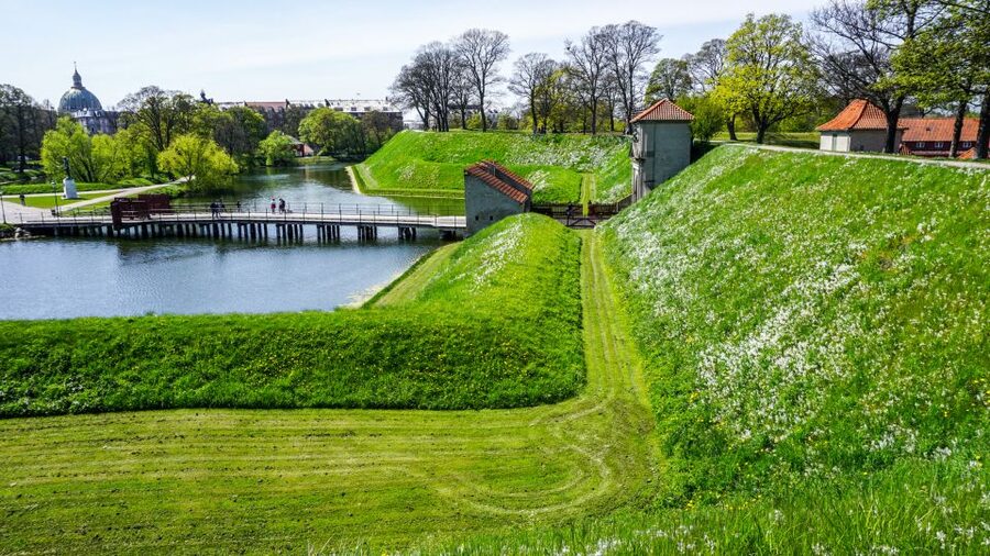 From Copenhagen: 4-hour Private Hamlet Castle Tour - Walking, uneven ground, and what to bring so you don’t suffer