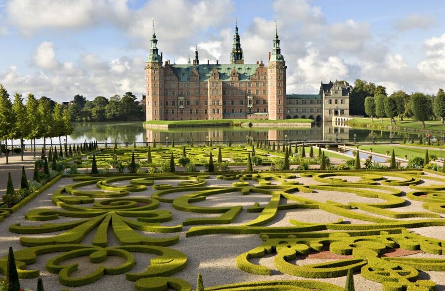 From Copenhagen: Private Frederiksborg Castle Tour - From Copenhagen Central Station to the castle area, with pickup included