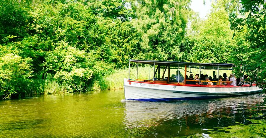 Lyngby & Bagsværd Lake: Baadfarten Boat Ride - Lyngby Lake and Nybrovej: easy, scenic pauses