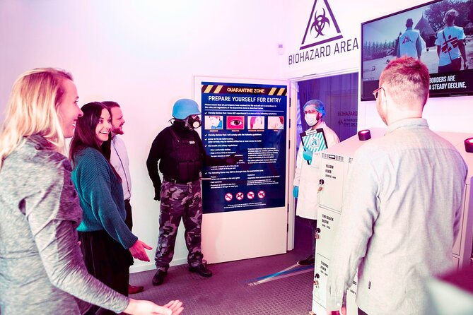 Outbreak Escape Room - Why the setup matters: 10 identical rooms, up to 60 people at once