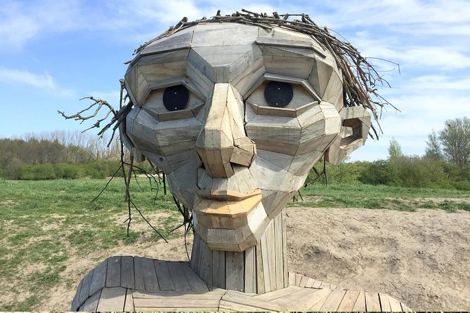 The Forgotten Giants Private Tour - Hill Top Trine in Hvidovre, hands you can crawl into