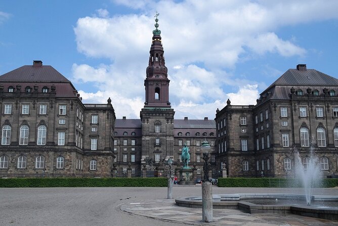 The Murder by Christiansborg Palace: Interactive Mystery Hunt - How to play: pacing, private group energy, and staying focused