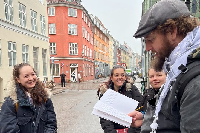 The Murder by Christiansborg Palace: Interactive Mystery Hunt - From Marias Kiosk to the Arms Gallery: how the hunt starts