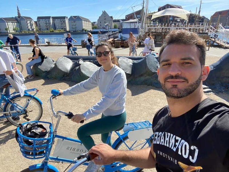 Urban Design and Livability E-bike Tour - E-Bikes, Helmets, and Keeping the Group Together